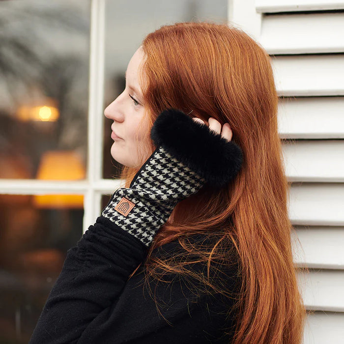 Lambswool Mitten - Black White Dogtooth