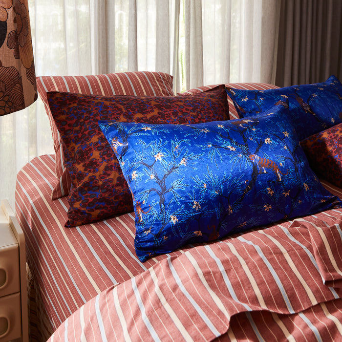 Andrea Linen-Silk Pillowcase - Ultramarine Standard
