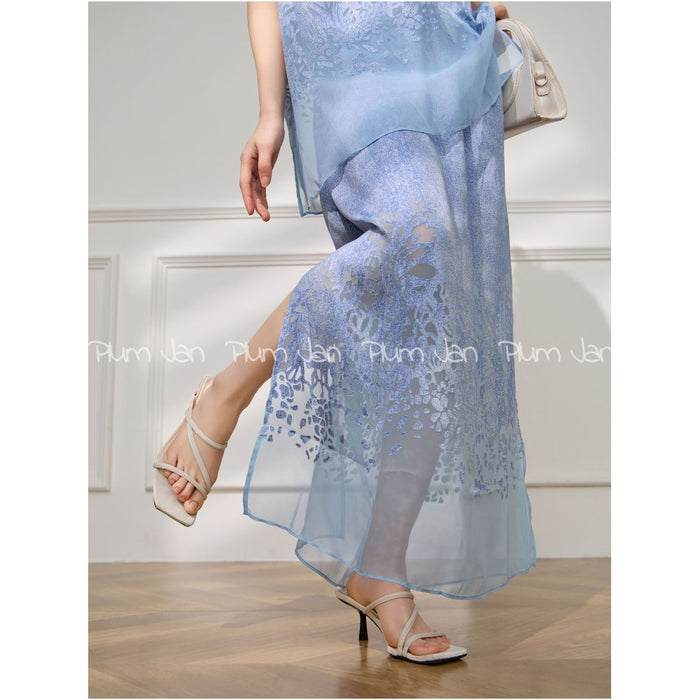 L / Blue skirt