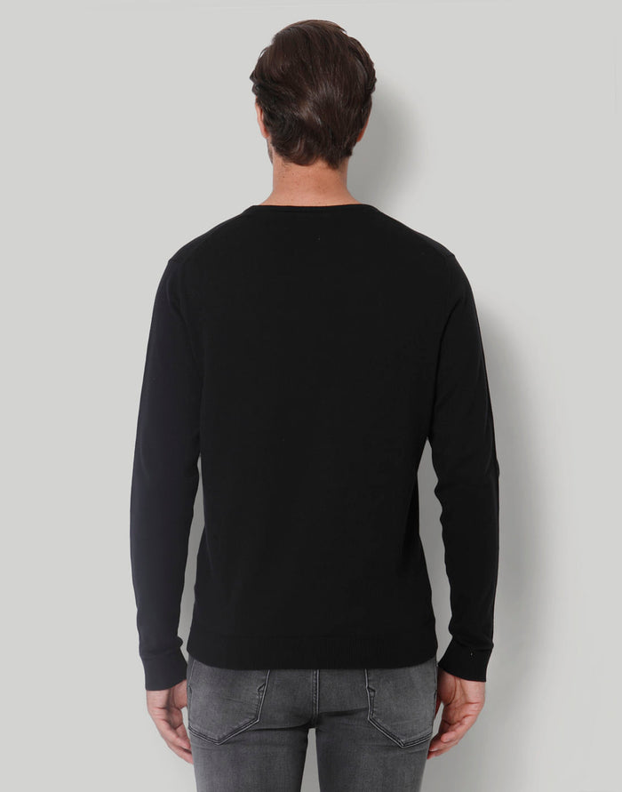 Black Pullover