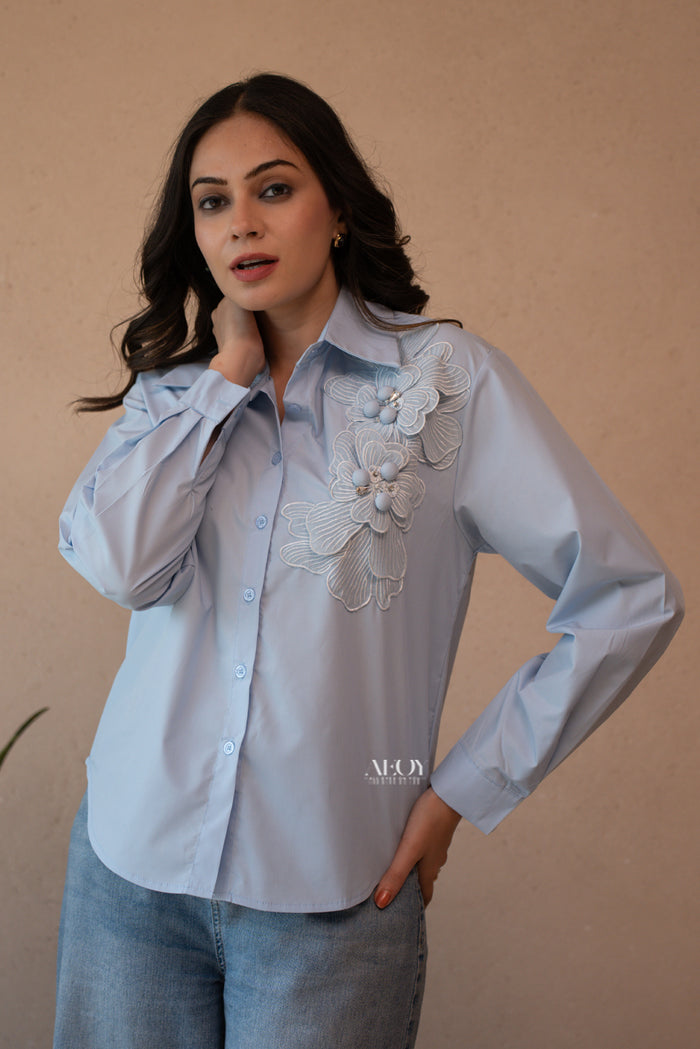 Light blue applique shirt relaxed fit