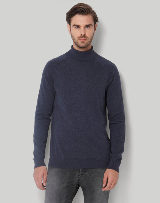 Blue Pullover