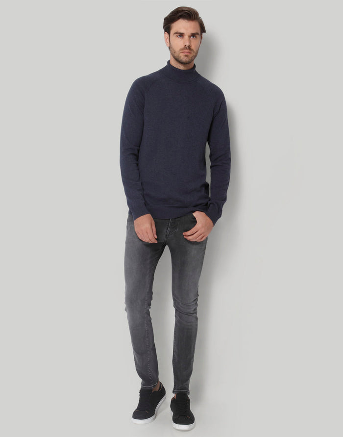Blue Pullover