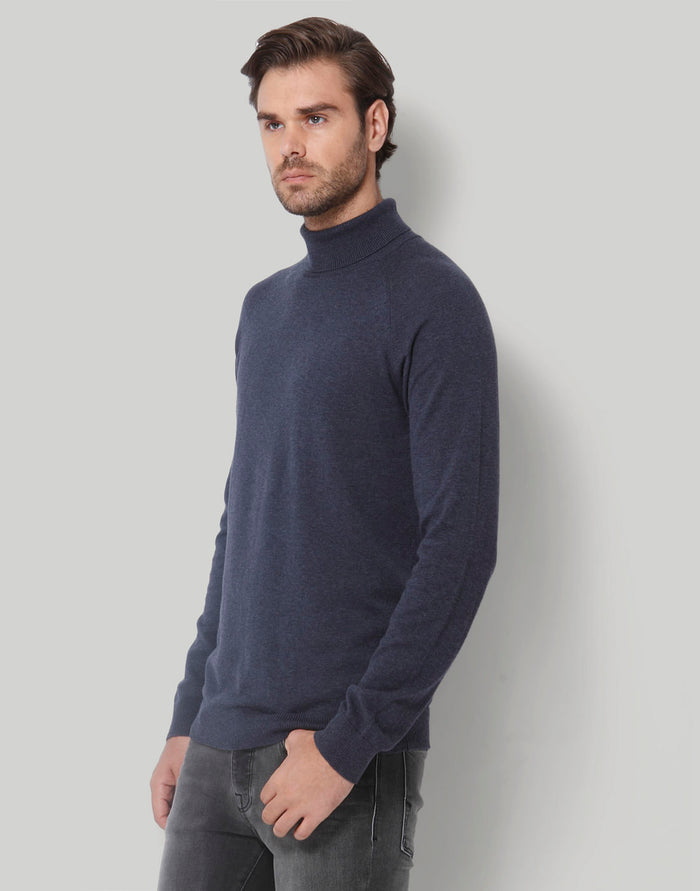 Blue Pullover