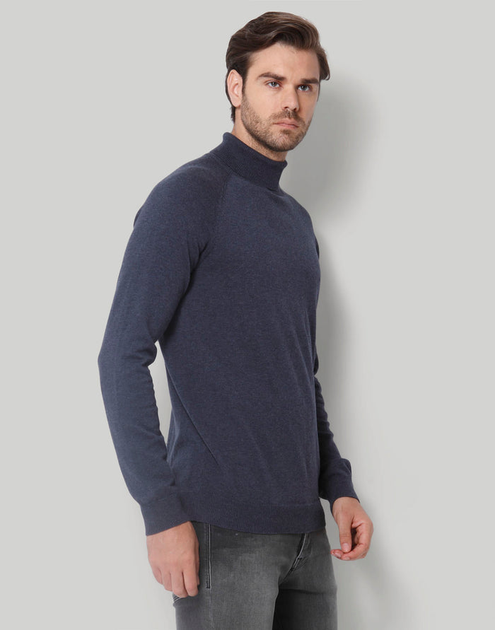Blue Pullover