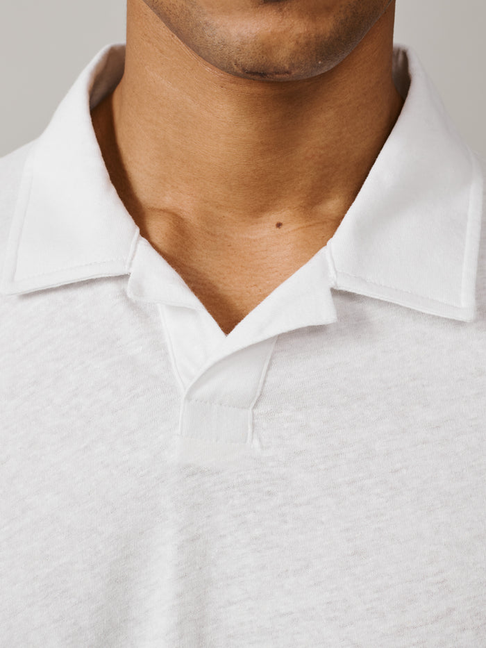 Aubin Vintage White Churchfield Open Collar Polo | Polo Shirts