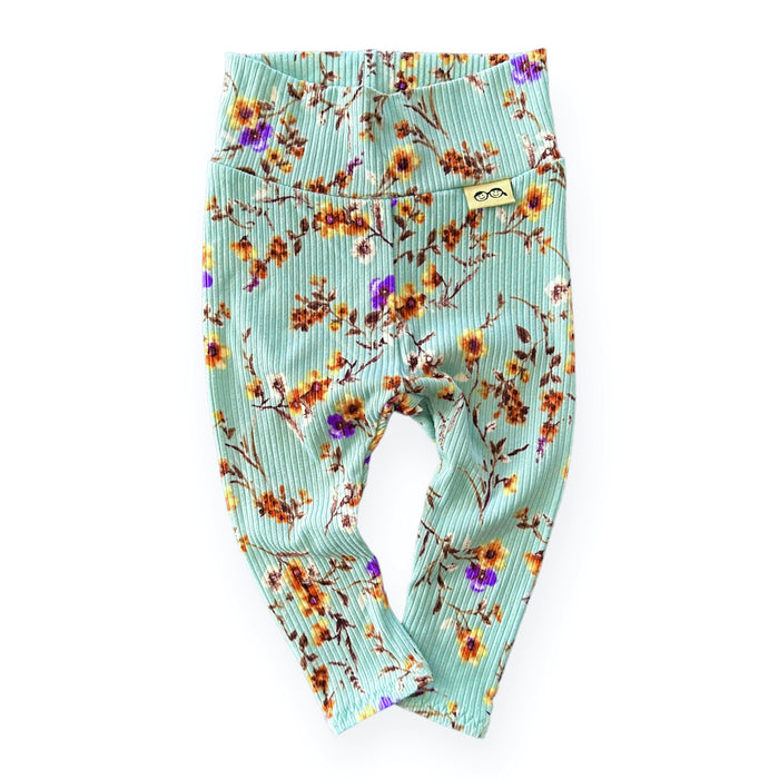 Dried Floral on Sage Ribbed Lounge Set