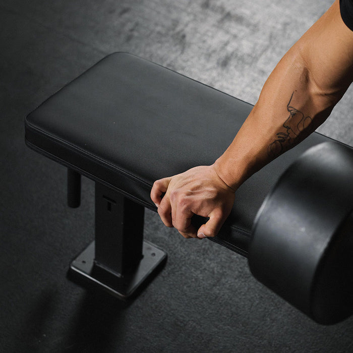Elite Series Single Post Flat Bench | Black