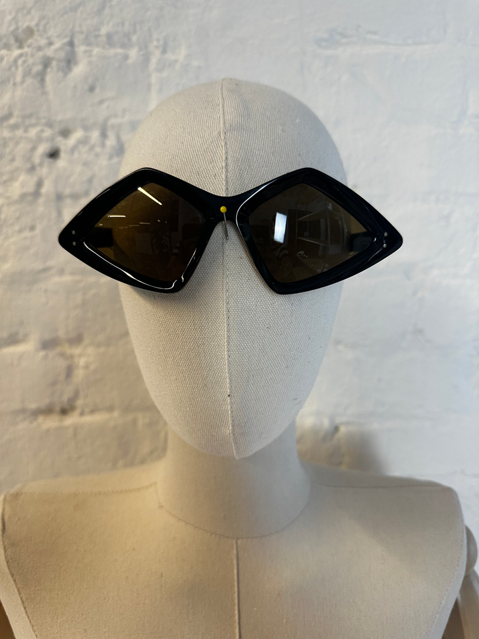 Gucci Black Geometric Retro Diamond Sunglasses image 1