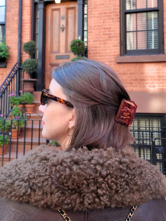 Hand-Painted Pride & Prejudice Claw Hair Clip - The New York Public Library Shop