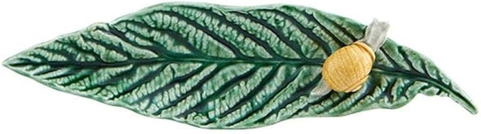 Medlar Tree Leaf with Snail Tray