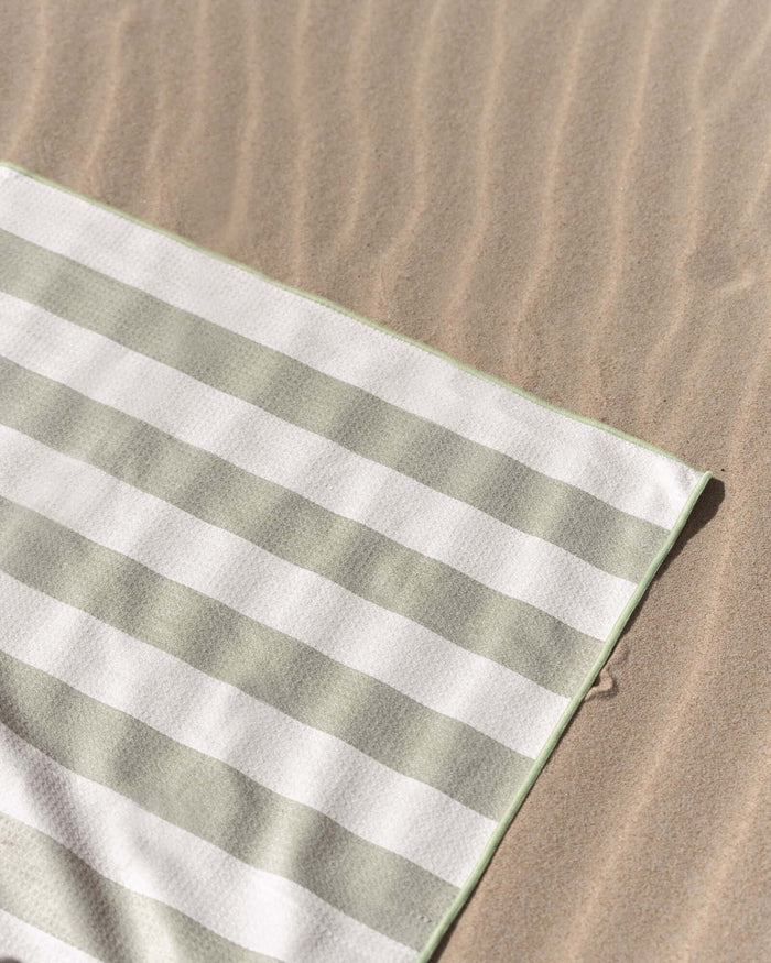 Pistachio sand-free beach towel, Sand Society