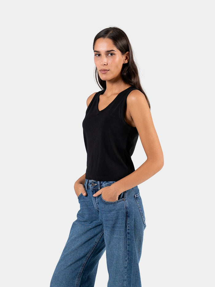 RELAXED V-NECK TANK TOP BLACK 2
