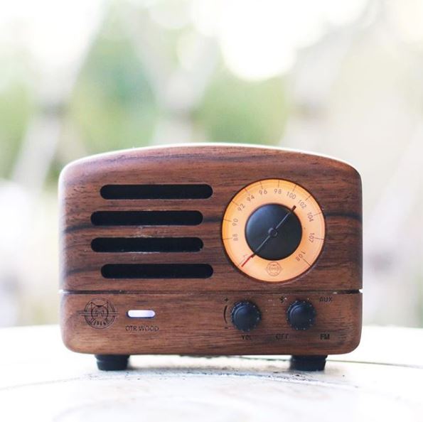 Retro Mini Radio / Bluetooth Speaker - The New York Public Library Shop