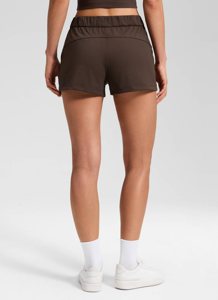 CRZ YOGA Women's Travel Stretch Mid-Rise Drawstring Shorts 2.5" Hot Fudge Brown