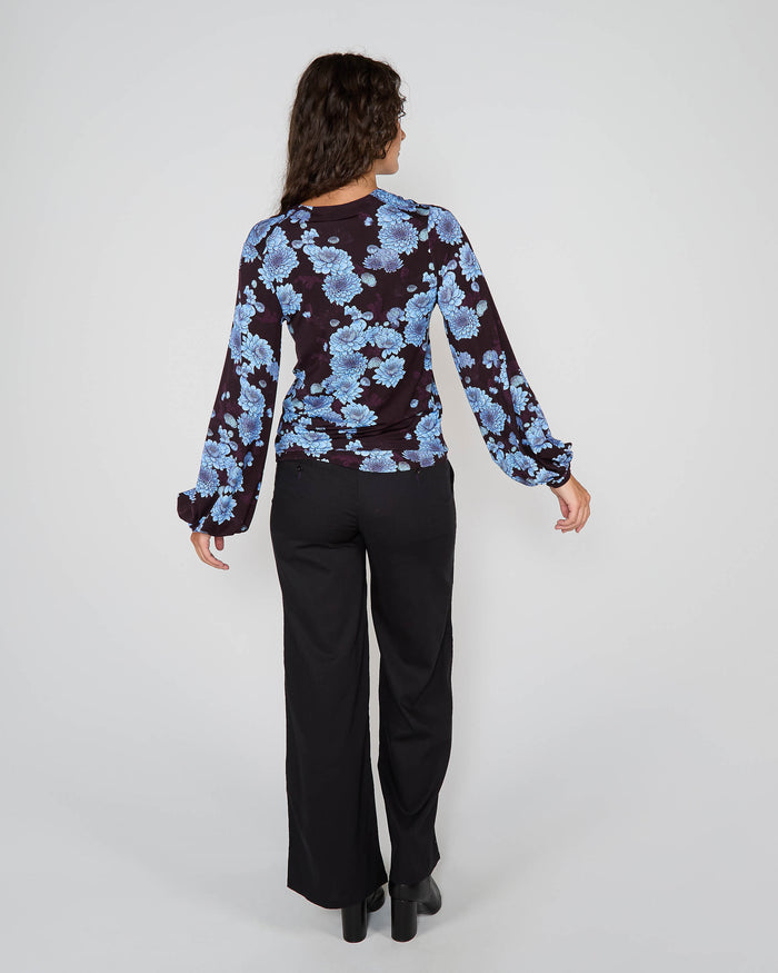 VAL SERIOUS FLORAL LONG SLEEVE V-NECK SHIRT - PLUM
