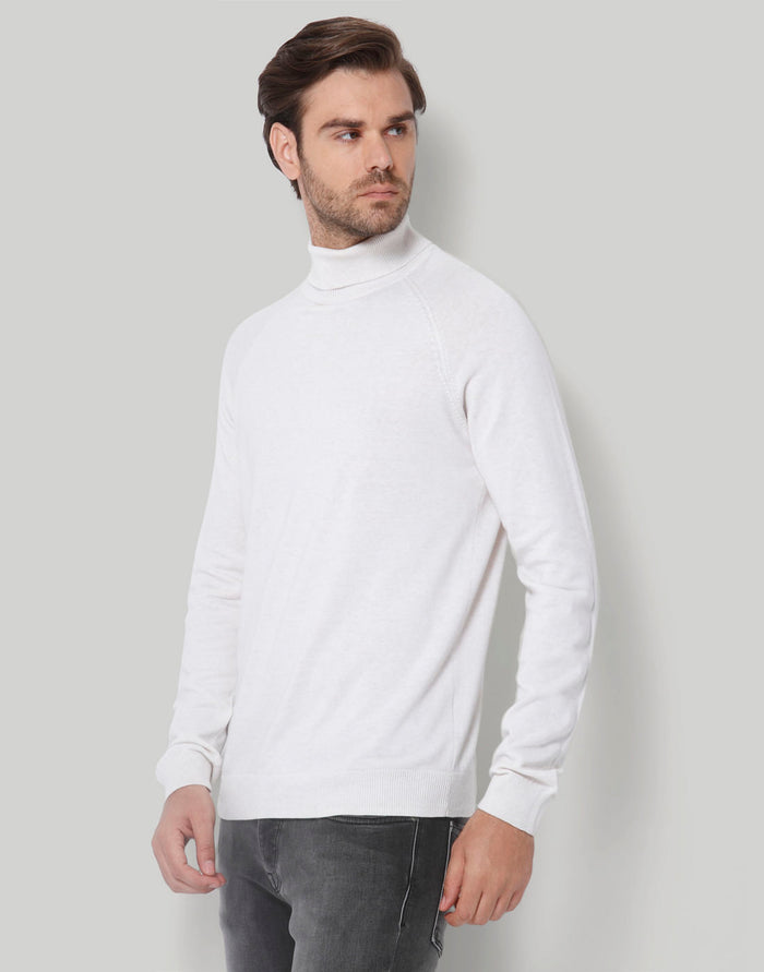 White Pullover