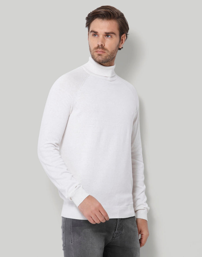 White Pullover